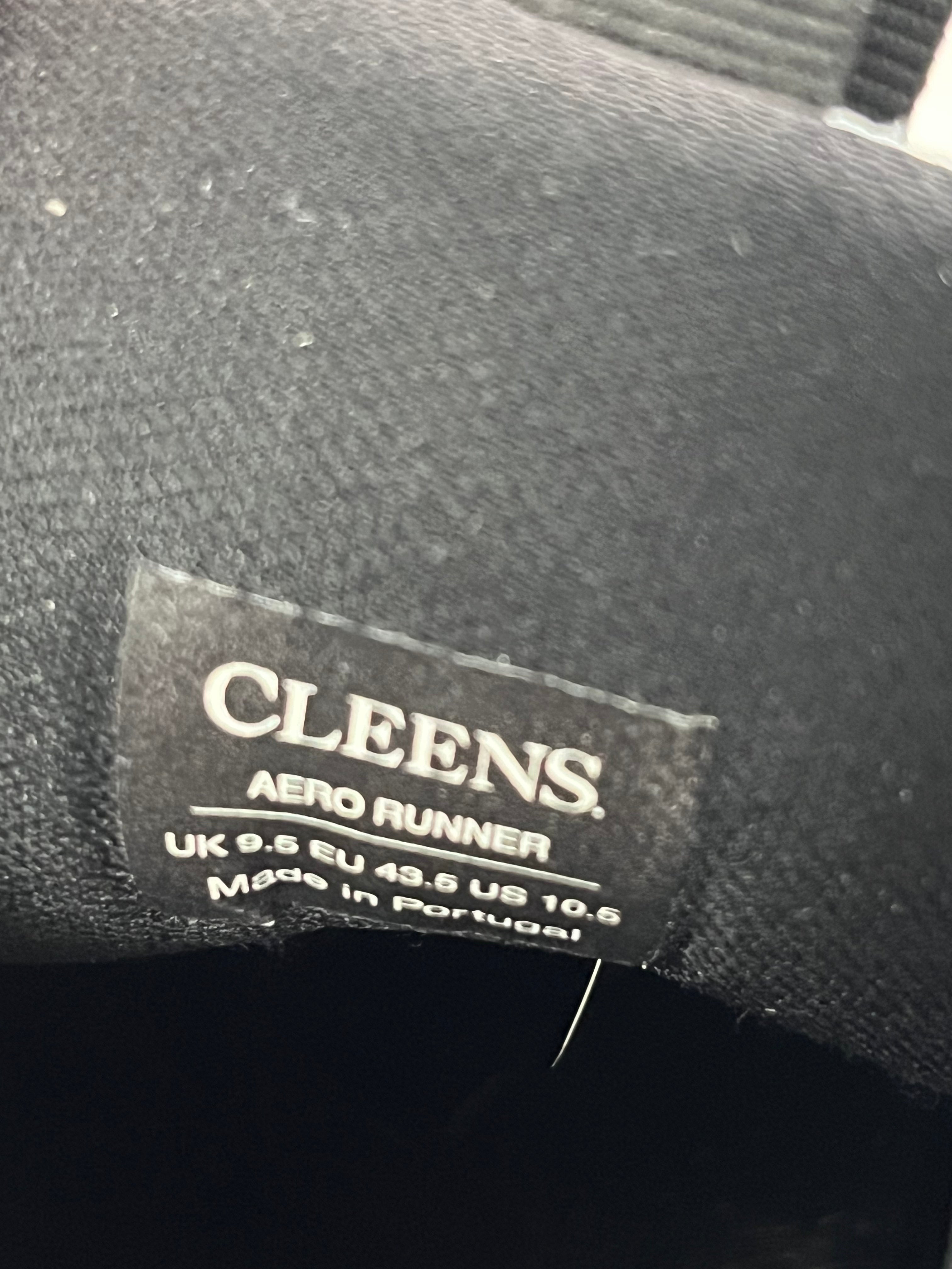 Authentic Cleens Aero Runner Black/White – UK 9.5
