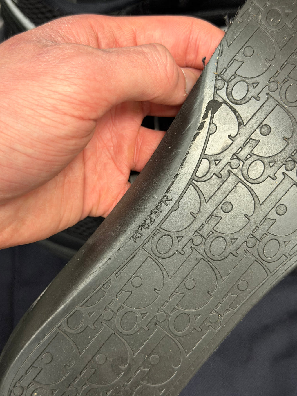 Dior B22 Sneakers – Black | EU 41 | Original Dust Bag Included | Minor Defects (See Pictures)