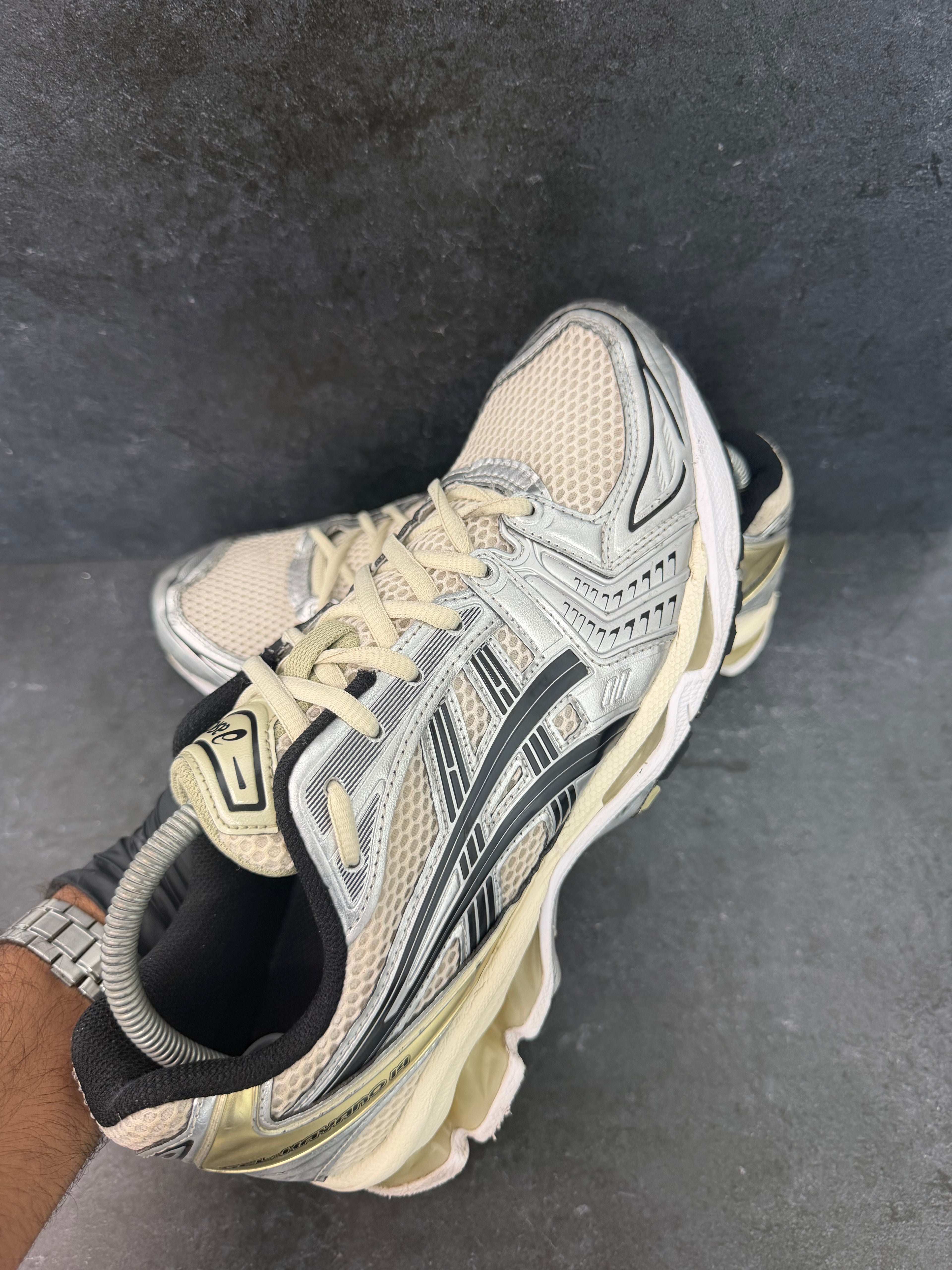 Authentic ASICS Gel-Kayano 14 – UK 8