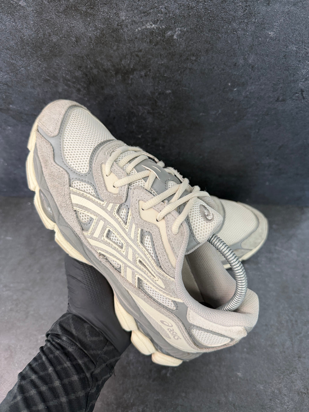Authentic ASICS Gel-NYC Grey/White – UK 7