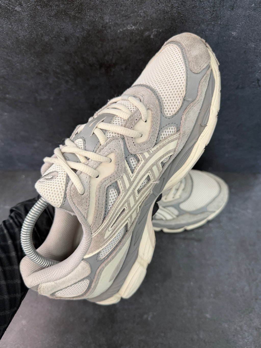 Authentic ASICS Gel-NYC Grey/White – UK 7