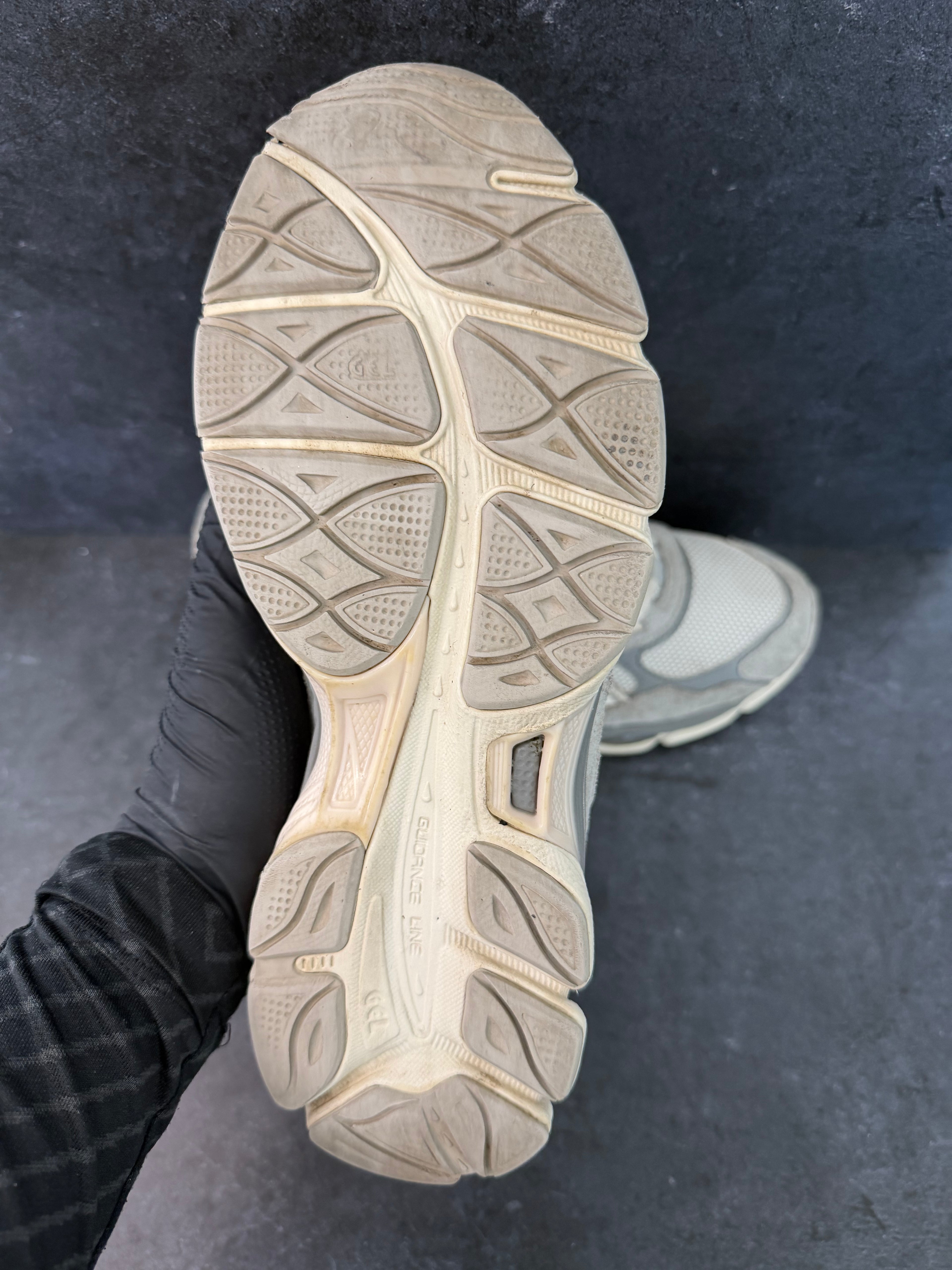 Authentic ASICS Gel-NYC Grey/White – UK 7