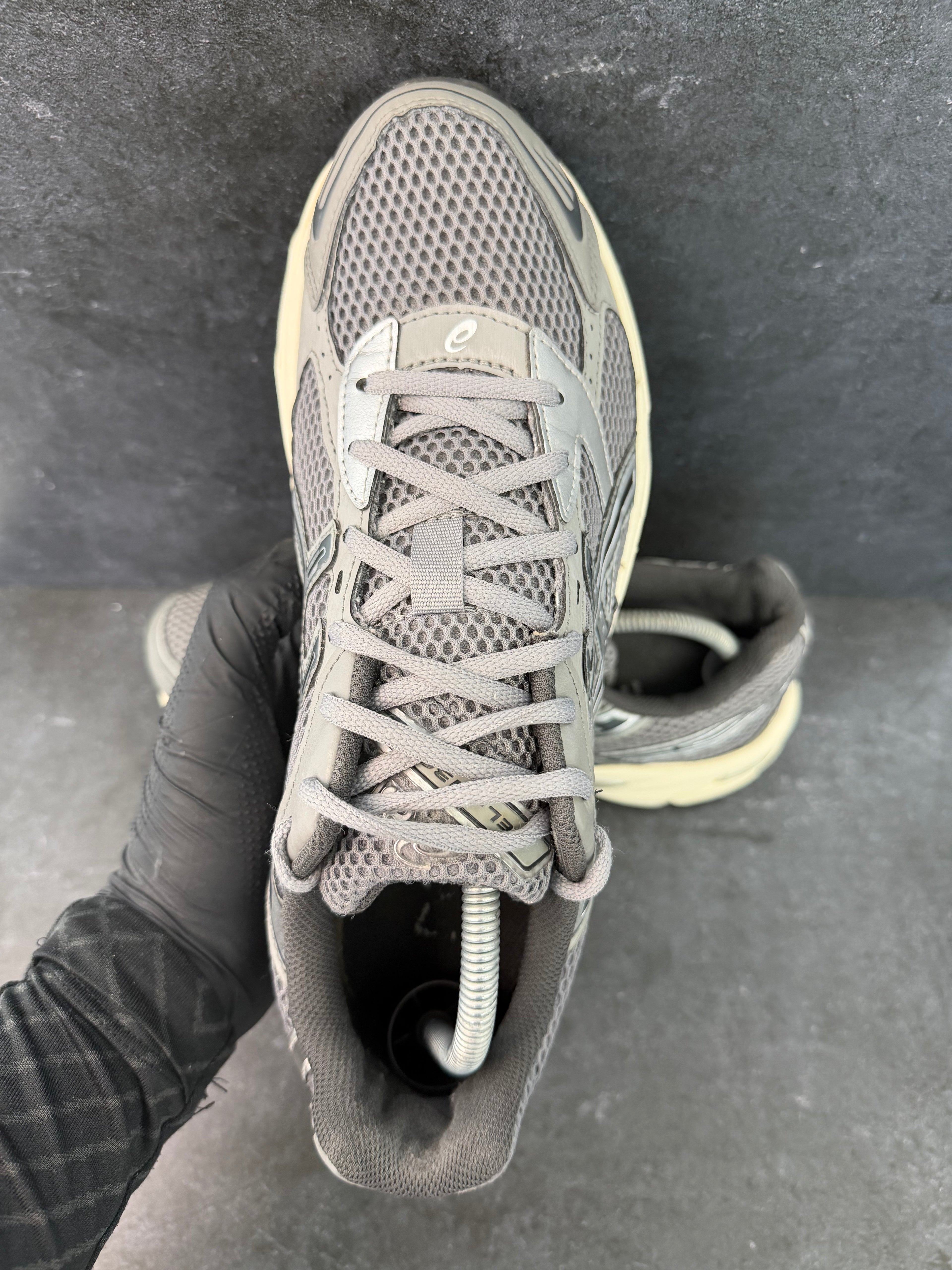 Authentic ASICS 1130 Grey – UK 9