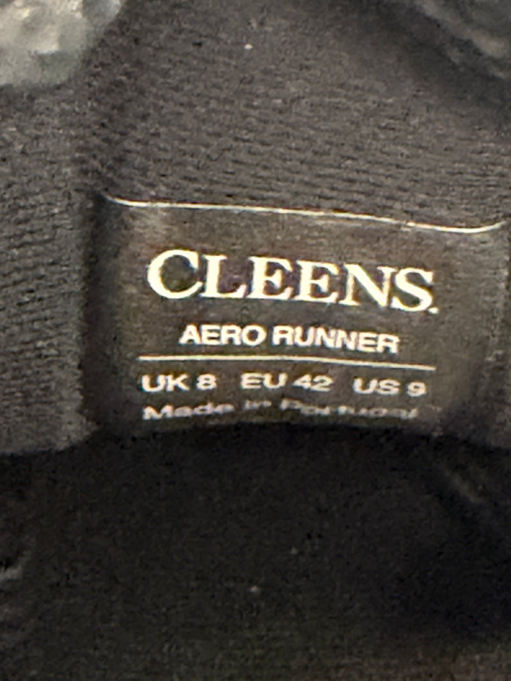 Authentic Cleens Aero Runner Black – UK 8