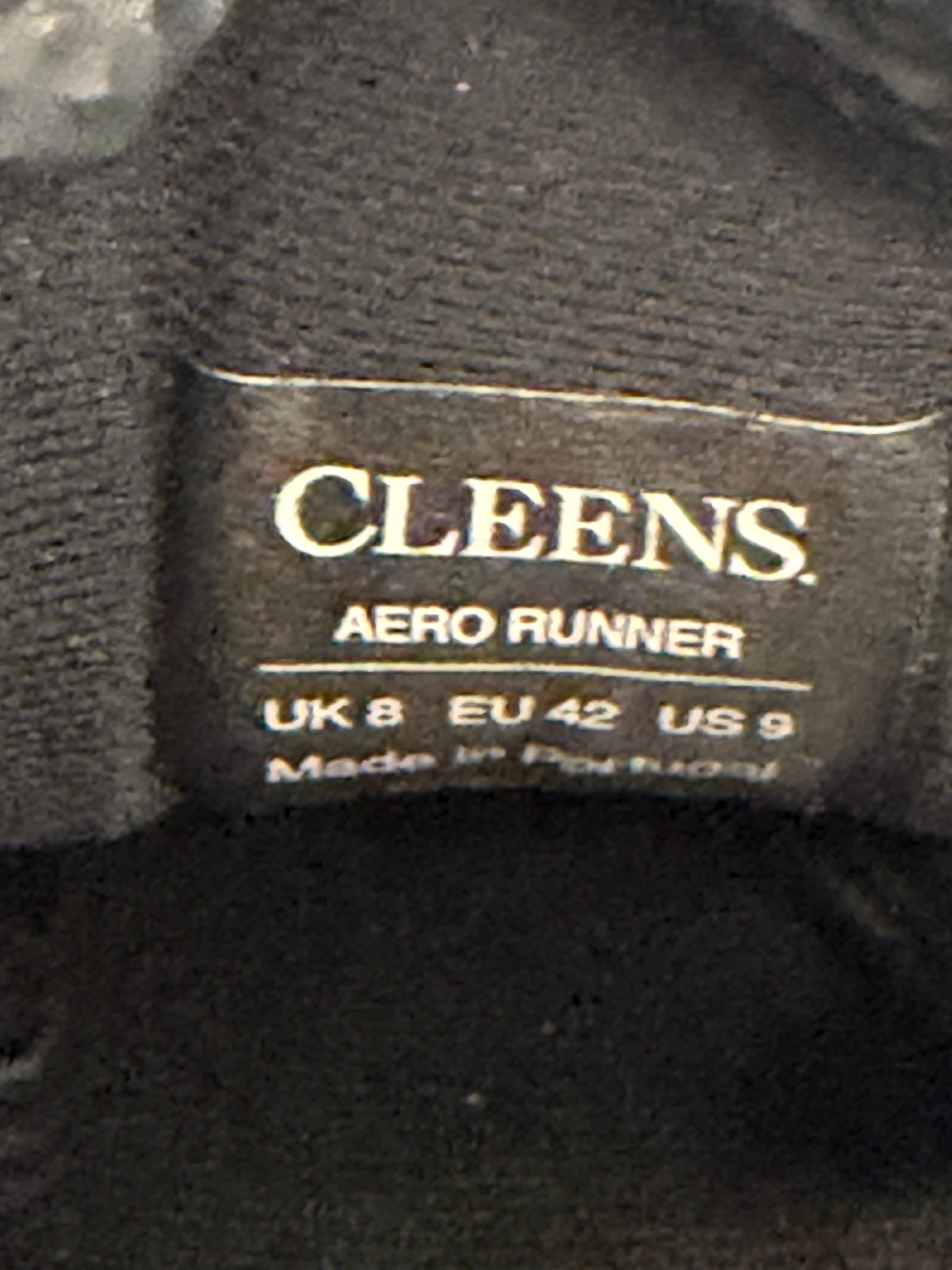 Authentic Cleens Aero Runner Black – UK 8