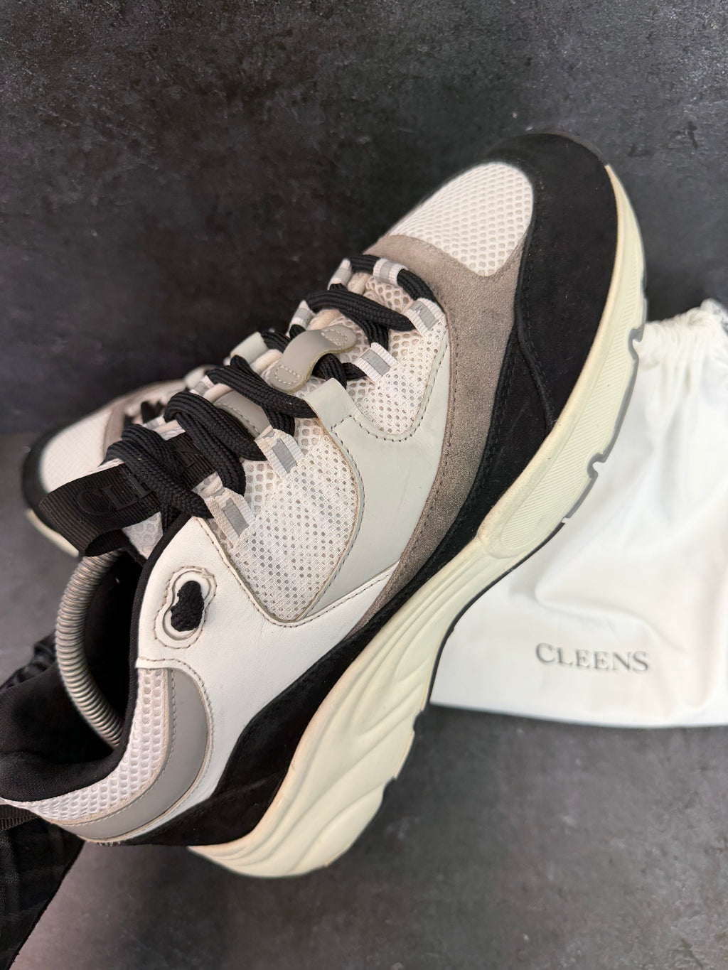 Authentic Cleens Aero Runner Black/White – UK 9.5