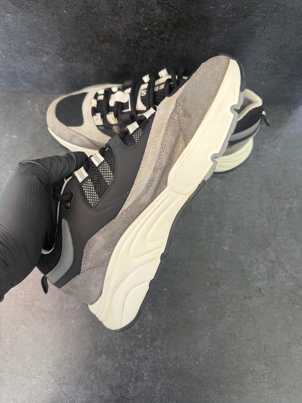 Authentic Cleens Aero Runner Black/White – UK 11