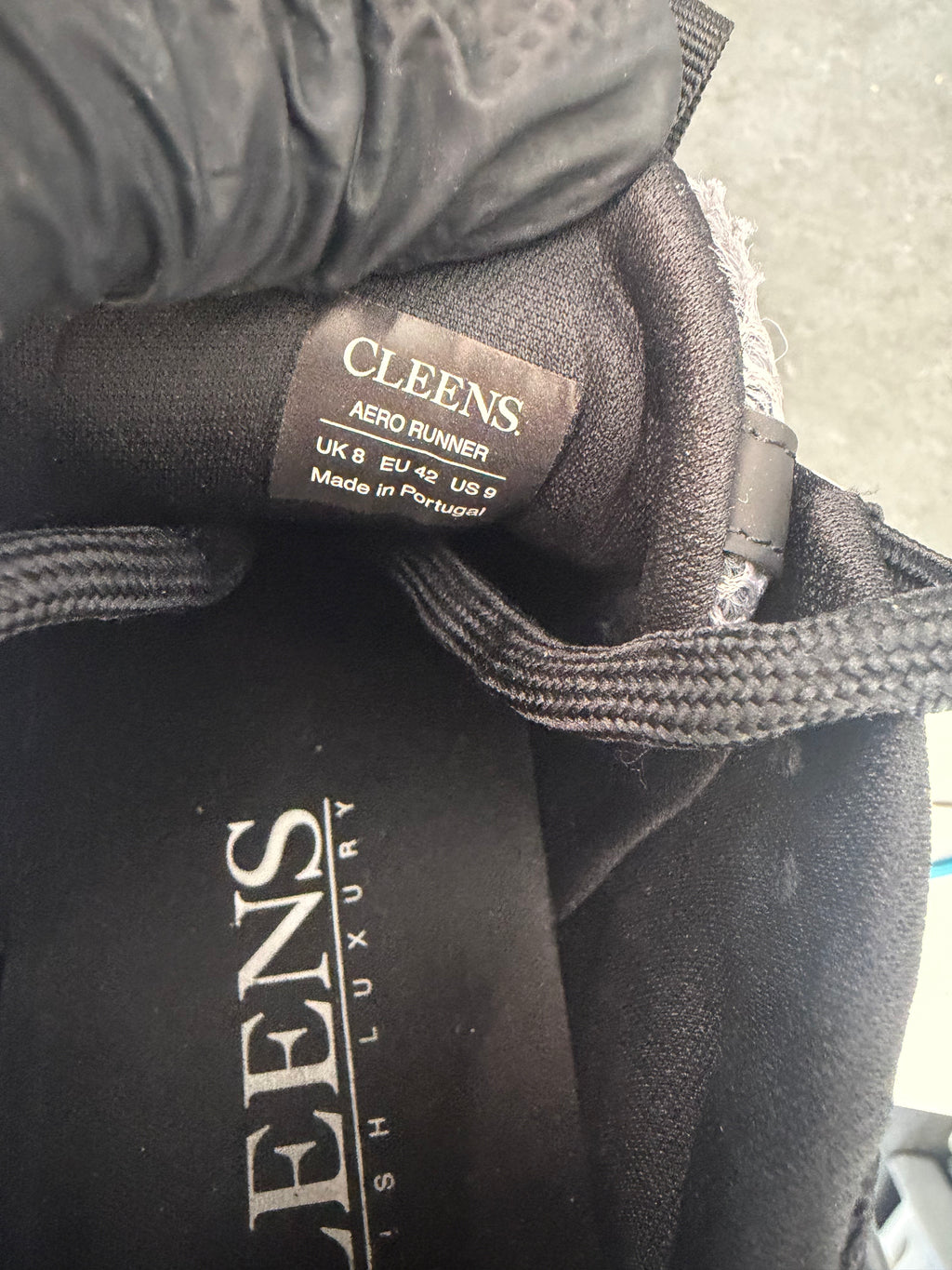 Authentic Cleens Aero Runner Black – UK 8