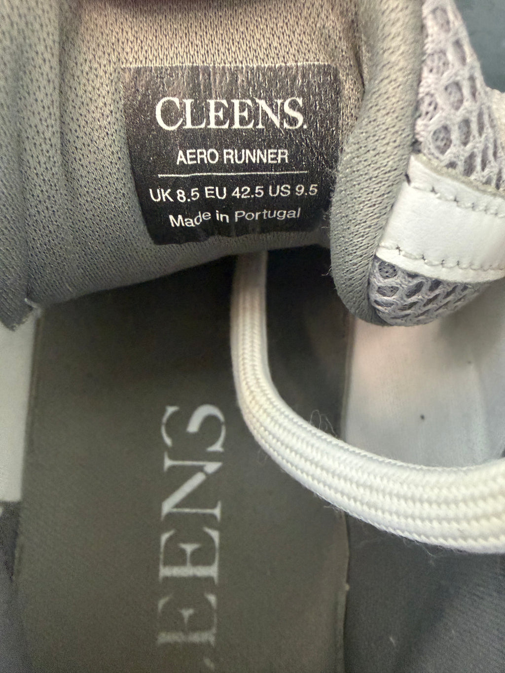 Authentic Cleens Aero Runner Grey/White – UK 8