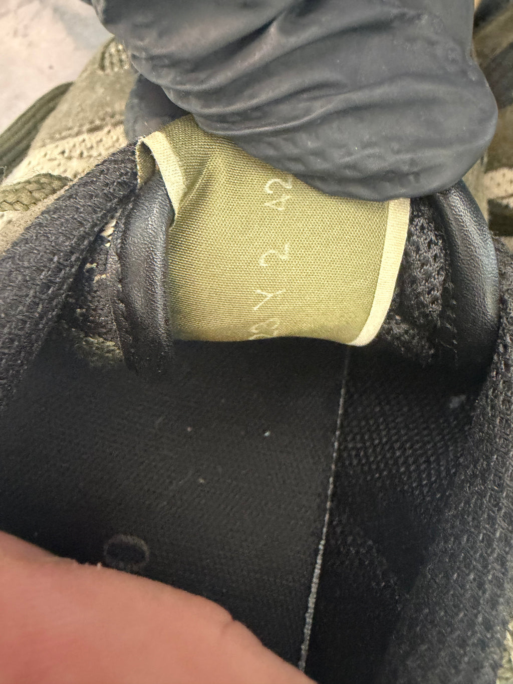 Authentic Valentino Rockrunner Green – EU 42