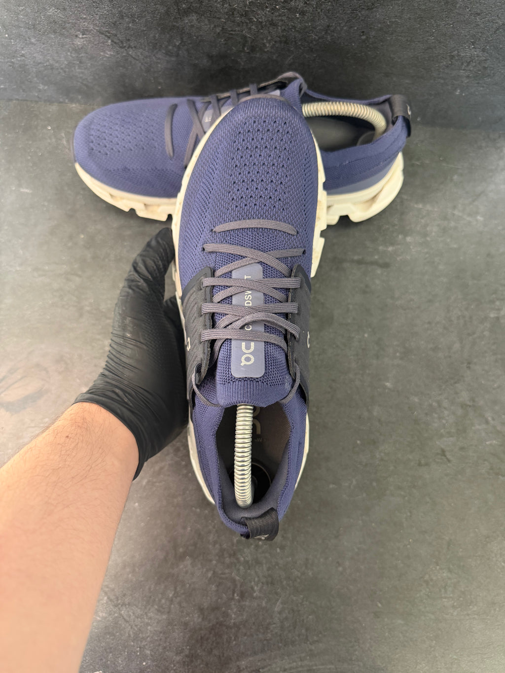 Authentic On Cloud Navy Runner – UK 7.5