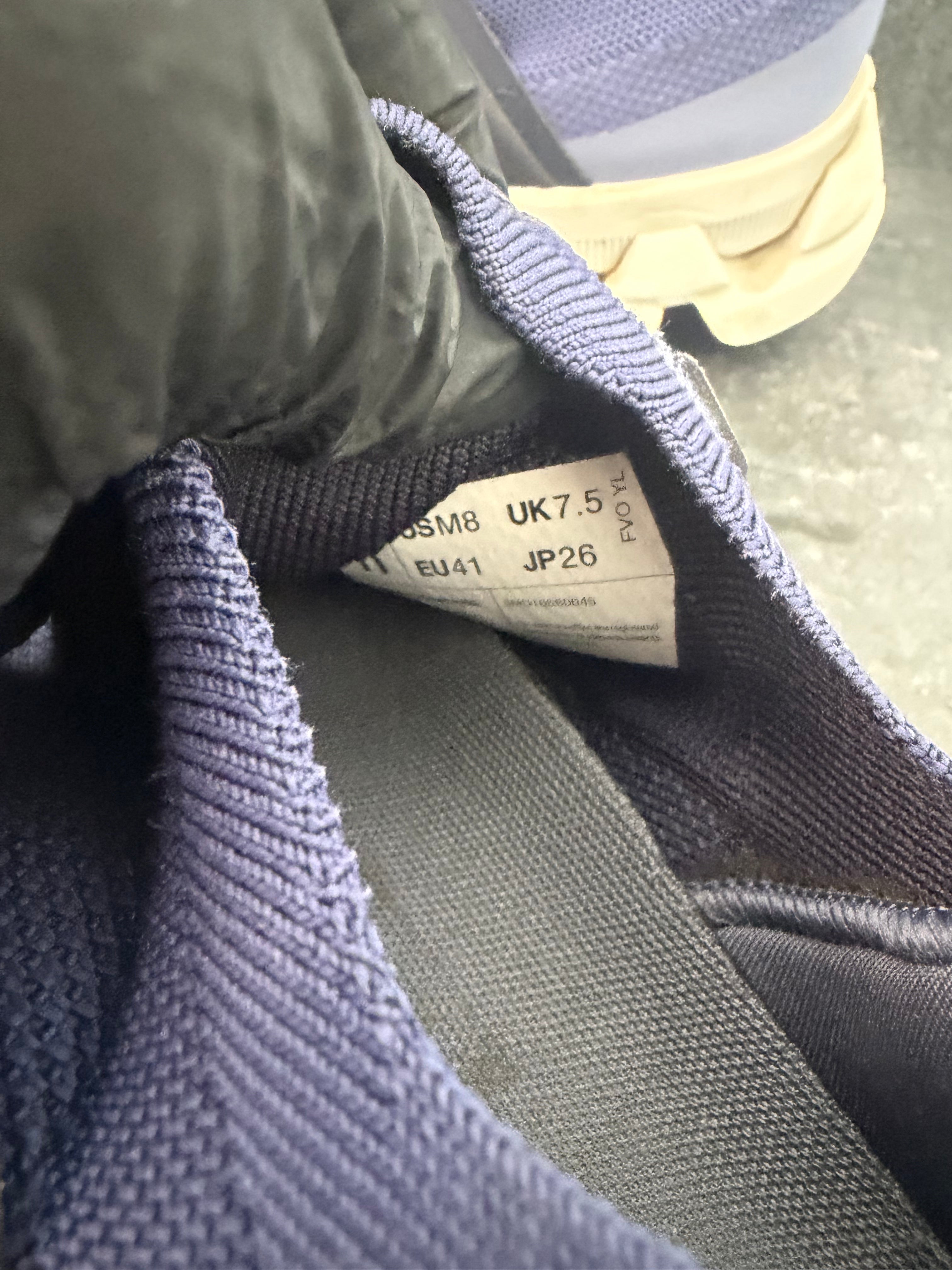 Authentic On Cloud Navy Runner – UK 7.5