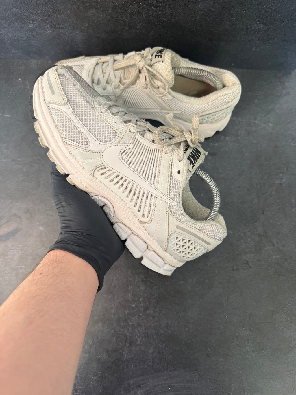 Authentic Nike Vomero 5 White – UK 7