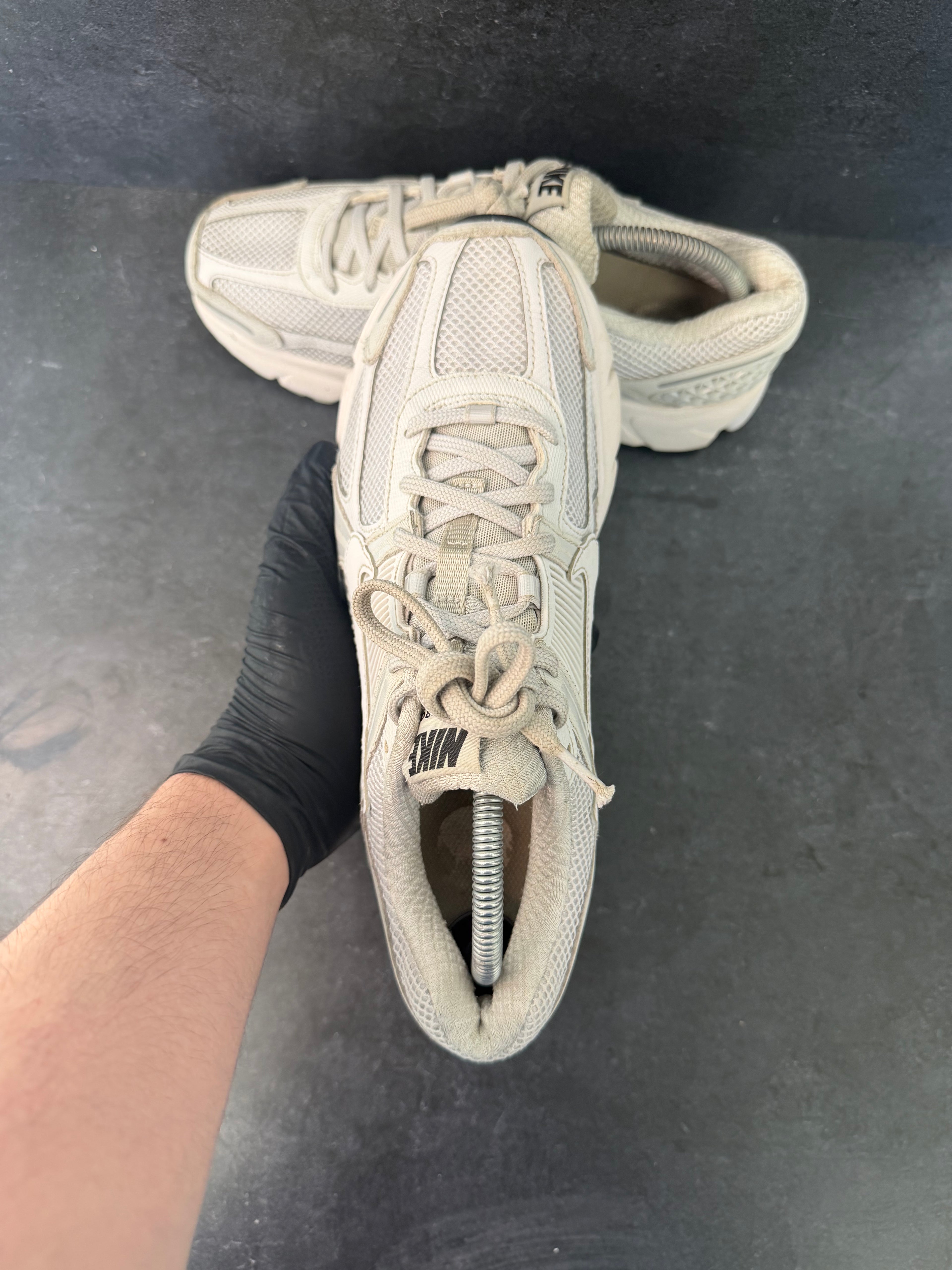 Authentic Nike Vomero 5 White – UK 7