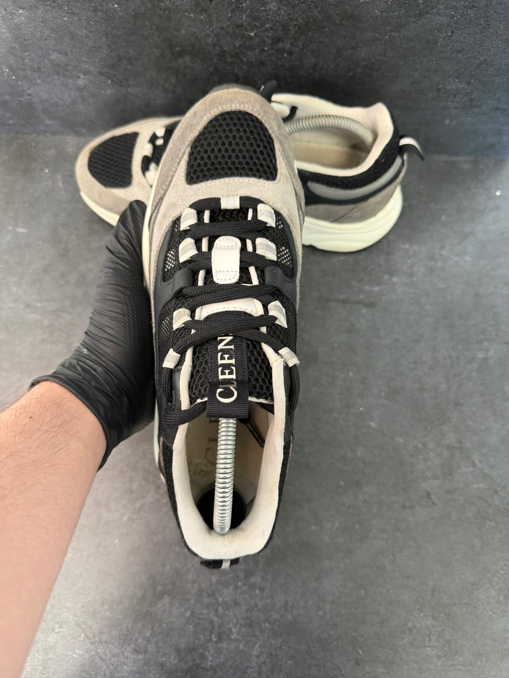 Authentic Cleens Aero Runner Grey/Black – UK 8