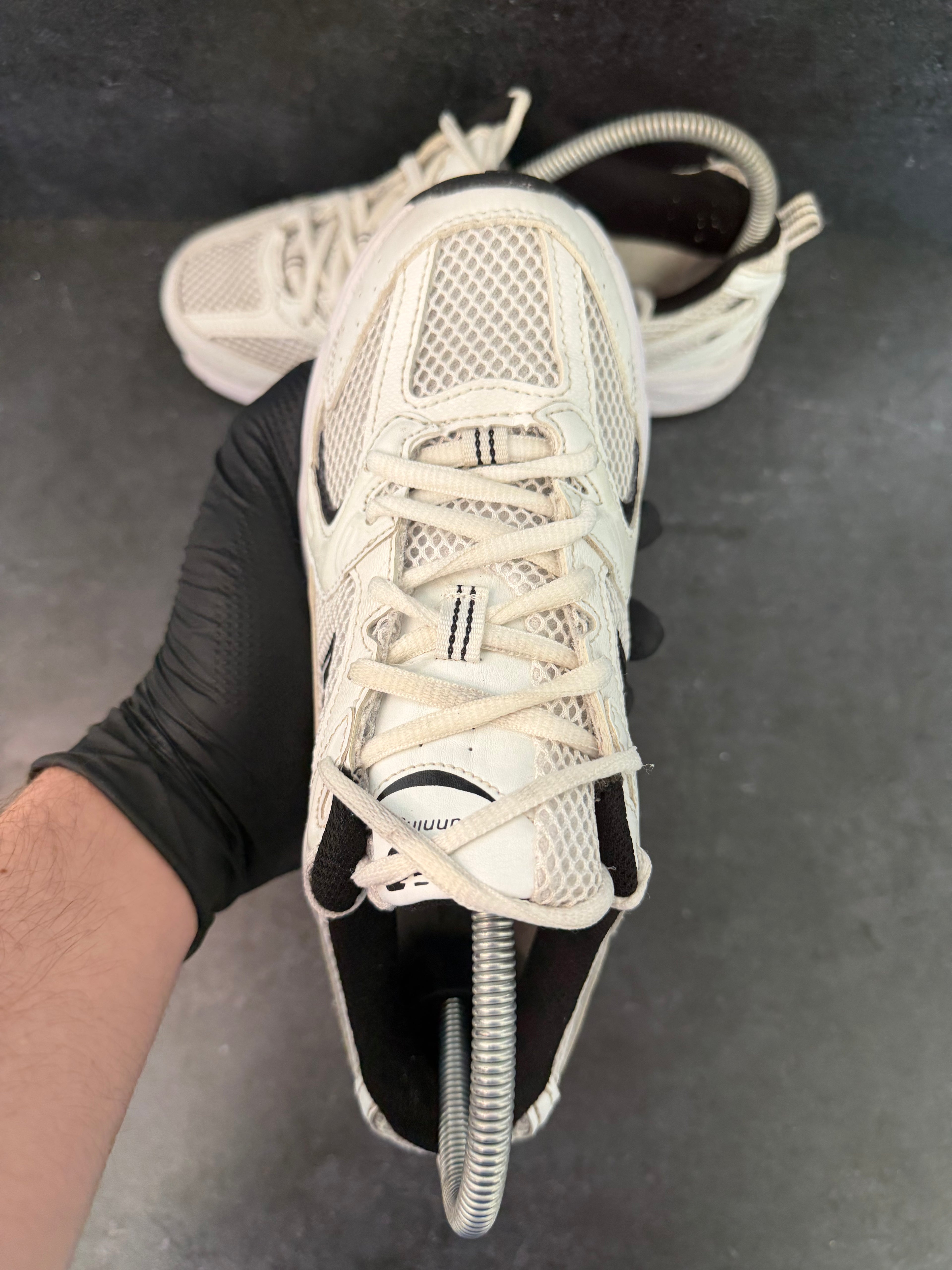 Authentic New Balance 530 White/Black – UK 4
