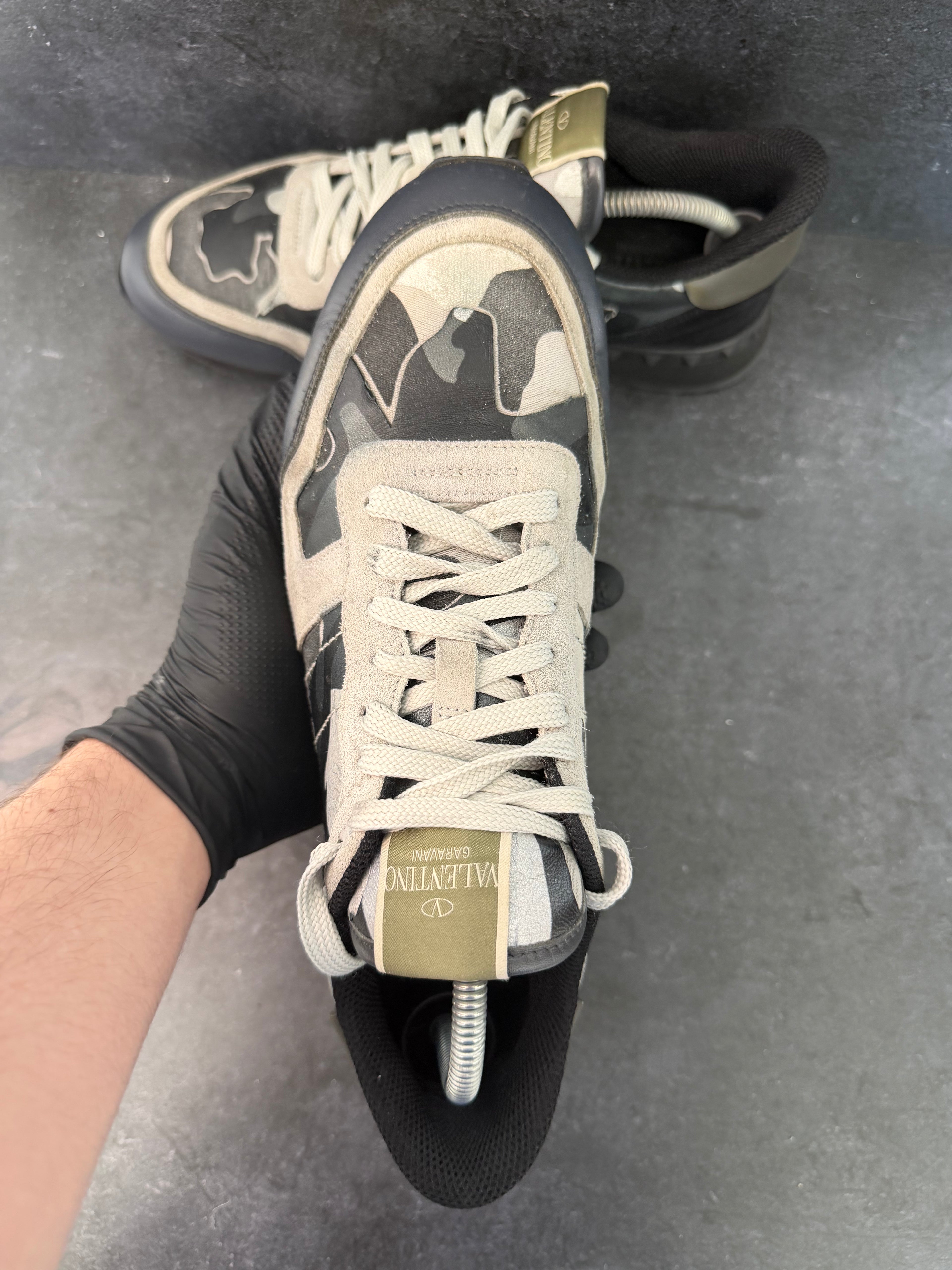 Authentic Valentino Rockrunner Grey/Black – EU 42