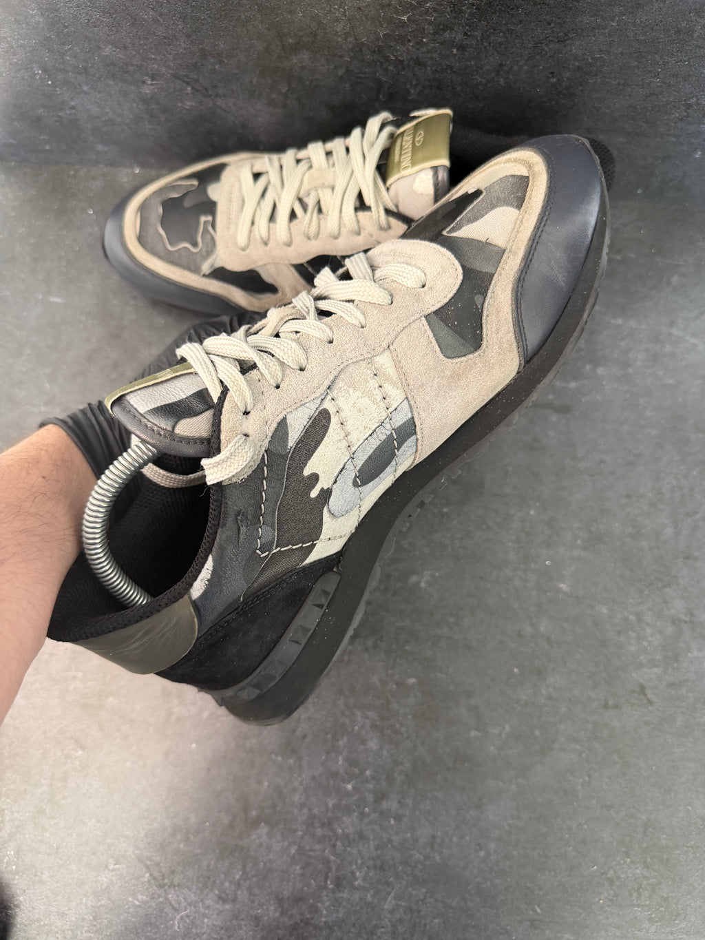 Authentic Valentino Rockrunner Grey/Black – EU 42