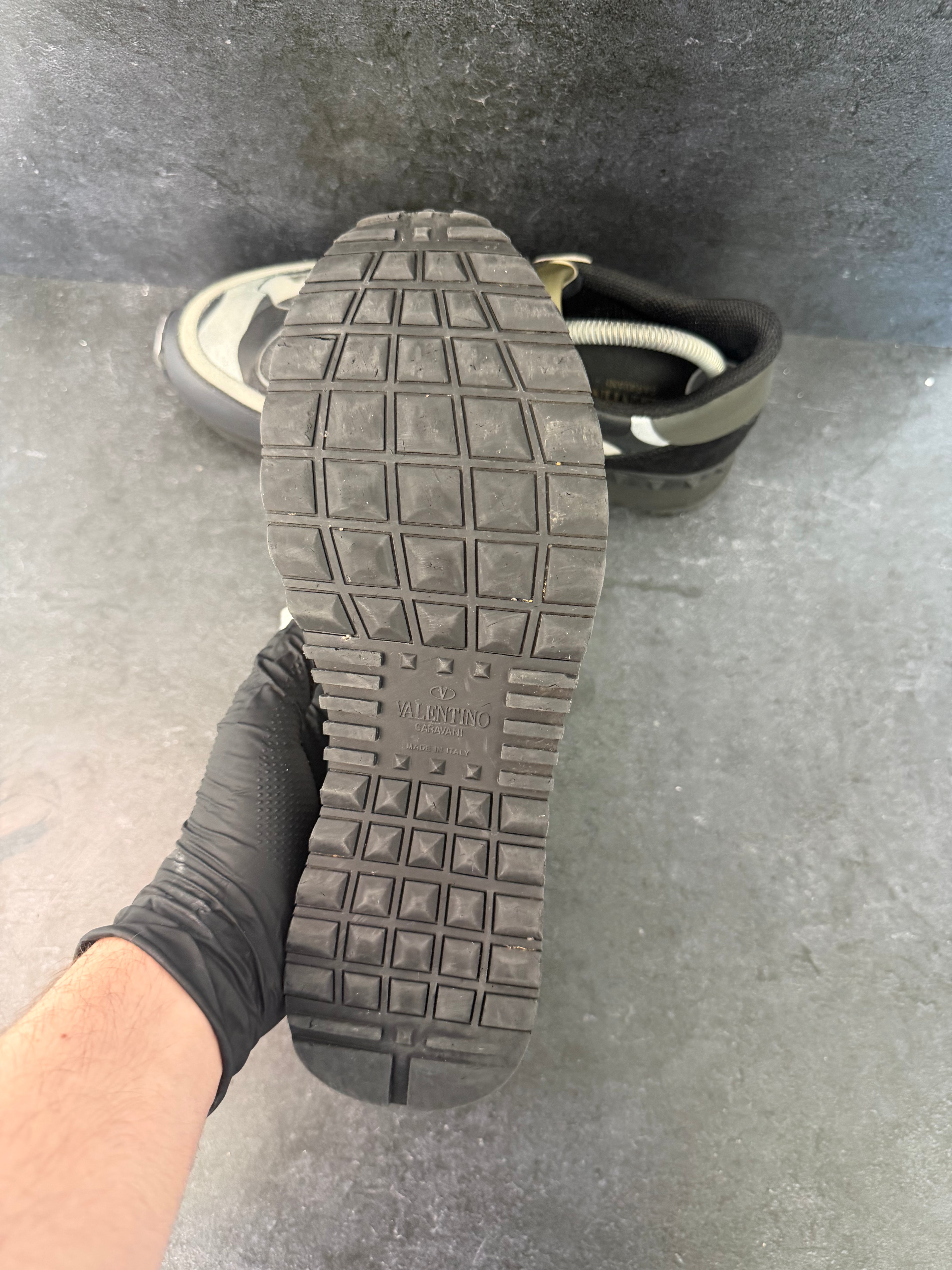 Authentic Valentino Rockrunner Grey/Black – EU 41.5